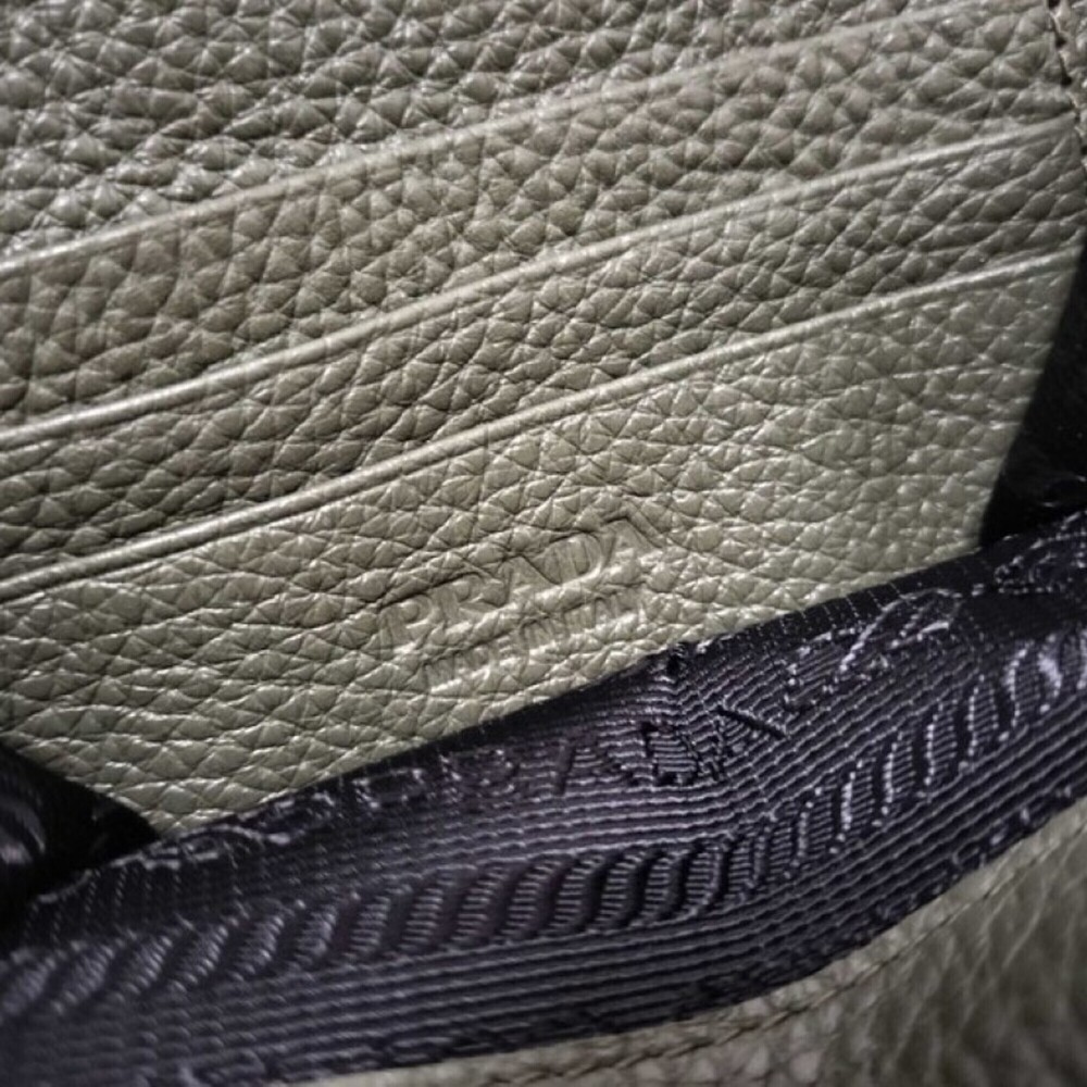 PRADA Bag - Picture 9 of 10